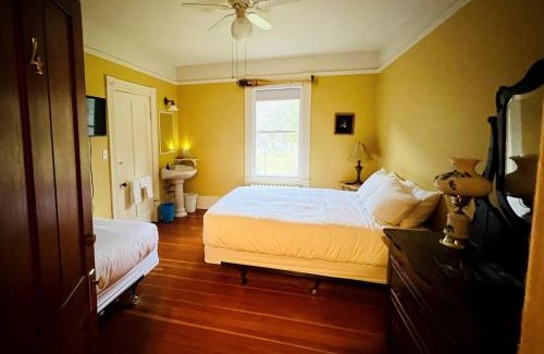 Agassiz Bed & Breakfast | Sasquatch Crossing Eco Lodge B&B