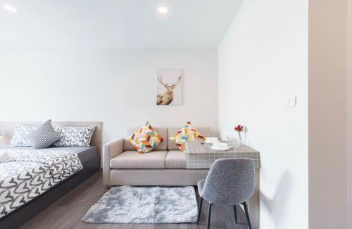 Bang Lamphu Lang Apartment | Sathon-Charoen Nakhon Condo