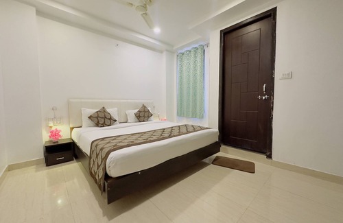 Lake Swaroop Sagar Hotel | Satkar Retreat
