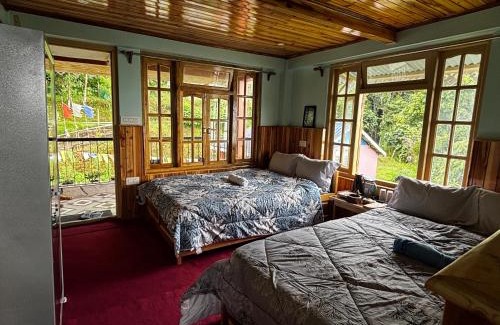 Turuk House | Satrangi Homestay Lamahatta
