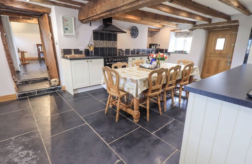 Satterthwaite Cottage | SATTERTHWAITE FARMHOUSE - SLEEP 8, pet friendly in Satterthwaite