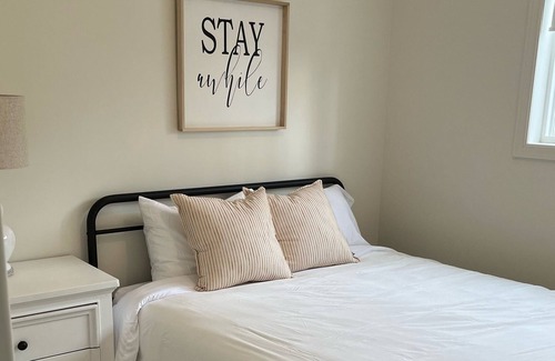 Sauble Beach Cottage | Sauble Beach Cottage - Quiet family setting