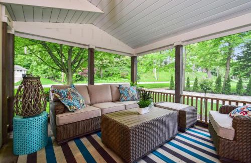 Saugatuck Villa | Saugatuck Farmhouse