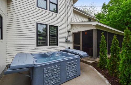 Saugatuck Villa | Saugatuck Farmhouse