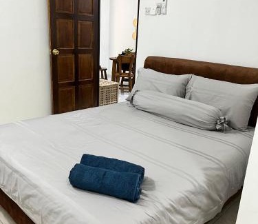 Gua House | Saujana Number 5