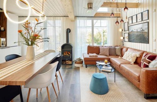 Wandlitz House | Sauna, AC, King Bed, Fenced Garden, Fibre Wi-Fi