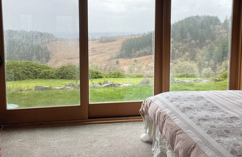 McMinnville House | Sauna and Pool PRIVATE ENTRANCE+ENTIRE LOWER LEVEL