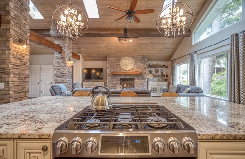 Lincoln Beach House | Sauna, Hot Tub, King Suite, Game Room and More in this Ocean View Home