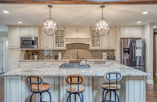 Lincoln Beach House | Sauna, Hot Tub, King Suite, Game Room and More in this Ocean View Home