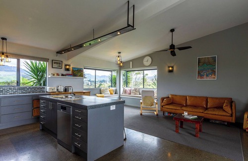 Aongatete House | Sauna, Ice Bath & Spa - Family Friendly Getaway
