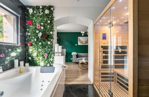 Quartier Grieu-Vallon Suisse-Saint-Hilaire Apartment | Sauna, jacuzzi, terrasse et parking