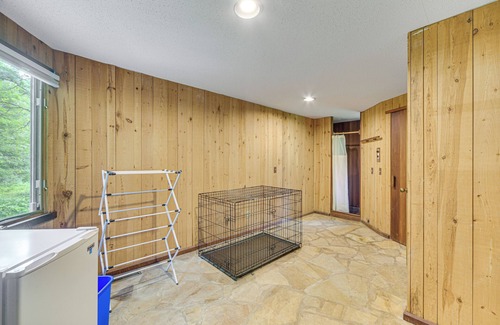 Sand Creek Cottage | Sauna & Screened Porch: Otter Creek Getaway!