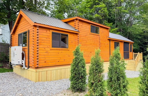 Lincoln Cabin | SaunaHaus – Log Cabin + Private Sauna by the Brook