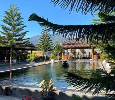 Rendeh Villa | Saung Kuring Pangatikan