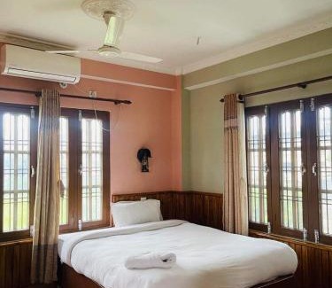 Sauraha Hotel | sauraha alley inn