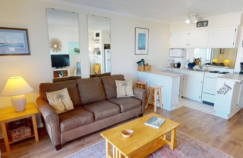 Tybee Island Condo | Savannah Beach & Racquet Club - Unit B319 - Water View - Swimming Pool