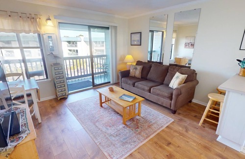 Tybee Island Condo | Savannah Beach & Racquet Club - Unit B319 - Water View - Swimming Pool