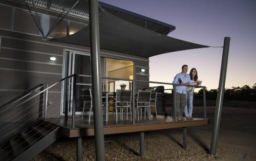 Dubbo Apartment | Savannah Cabins, Taronga Western Plains Zoo