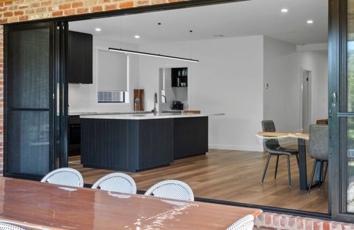 Fingal House | Savannah close to the Black Bull Golf Course. Perfect for golf groups and families.