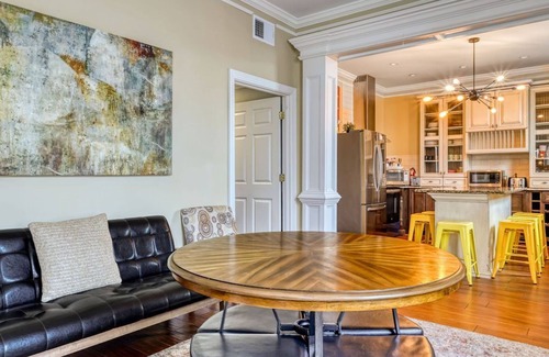 Old West Broad Neighborhood House | Savannah Frederick - Entire Home