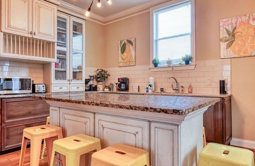 Old West Broad Neighborhood House | Savannah Frederick - Entire Home