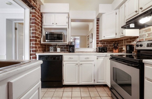 Historic District - North House | Savannah Historic District Row House + Sun Room!