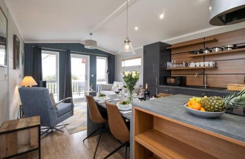 Leiston House | Savannah Lodge - Aldeburgh Coastal Cottages