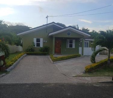 Mammee Bay Villa | Savannah's Place, Drax Hall Manor - FREE Wifi, AC