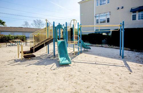Vaught Apartment | Savannah Shores 12