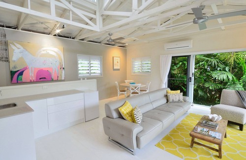 Mission Beach Apartment | Savannah Studio - Romantic Beachfront