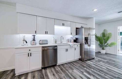 Savannah House | Savannah & Tybee Island Peach House! Pool + Hot Tub Game Room & Cabana
