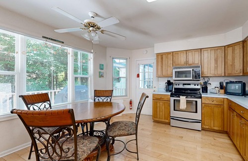 Savannah's Landing House | Savannahs Landing home w/gas grill & shared pool, tennis, & playground