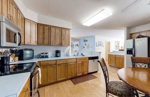 Savannah's Landing House | Savannahs Landing home w/gas grill & shared pool, tennis, & playground