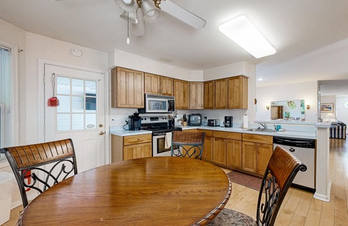 Savannah's Landing House | Savannahs Landing home w/gas grill & shared pool, tennis, & playground