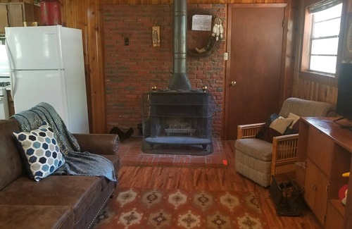 Ruidoso Downs Cabin | 'Save a penny- gain an experience' with a stay at Petite Retreat.