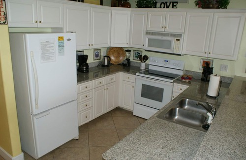 Long Beach Condo | SAVE BIG~OCEAN VIEW~HUGE BALCONY~FREE BEACH CHAIRS~WALKinShower~1king2queens~