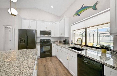 Bradenton House | Save Big This Fall: 10% Off Until Nov 30!