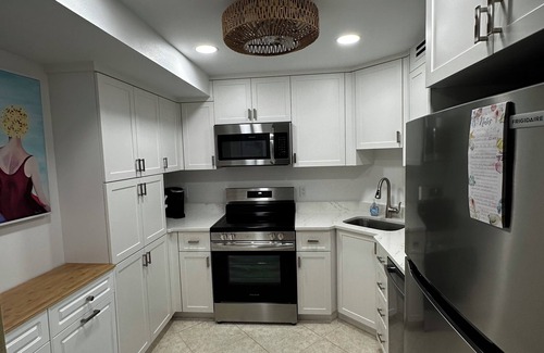Marco Island Condo | SAVE IN SEPTEMBER! Beachfront 2BR in South Seas T3-508 with Updated Kitchen!