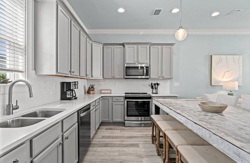 Miramar Beach House | 🏖️ Saved by the Beach | 6-Seat Golf Cart | Heated Pool* | Free Sunset Dolphin Cruise