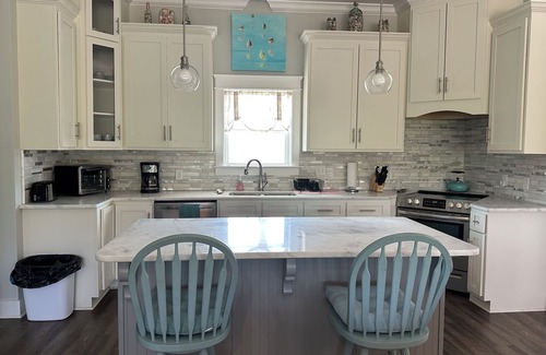 Dauphin Island House | SAVINGS! -Gated Neighborhood with pool & private beach. Perfect time to visit.