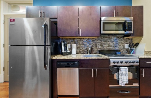 St. Clairsville House | Savor the Exquisite Allure of this remodeled Condo located at St.Clairsville 305