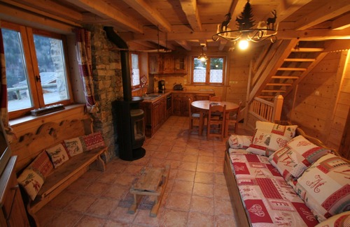 Pralognan-la-Vanoise Ski Chalet | SAVOYARD CHALET located in a village