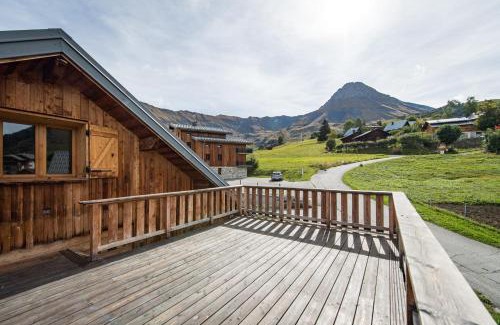 Albiez-le-Vieux Ski Chalet | Savoyard chalet of 300m in Albiez