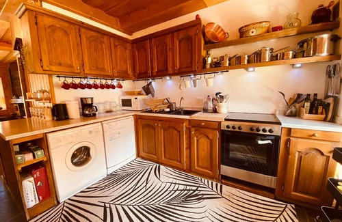 Samoens Ski Chalet | Savoyard Chalet with Fireplace and Parking in Samoëns
