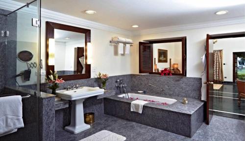 Sawai Madhopur Hotel | Sawai Madhopur Lodge - IHCL SeleQtions
