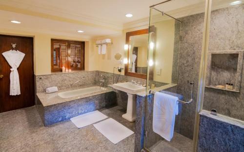 Sawai Madhopur Hotel | Sawai Madhopur Lodge - IHCL SeleQtions