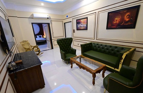 Ratnagiri Hotel | Sawant Palace Hotel