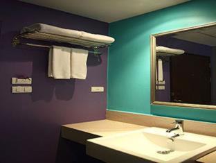 Nana Hotel | Sawasdee Hotel @ Sukhumvit Soi 8