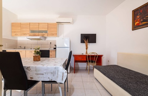 Zrce Apartment | Say close to Center and Beach 4
