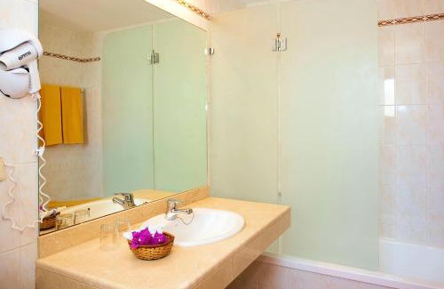 Playa Blanca Hotel | SBH Hotel Royal Mónica